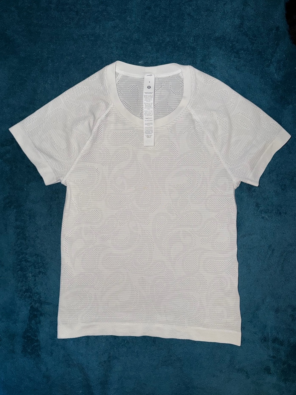 Lululemon Swiftly Tech Short Sleeve Paisley
White Tee Women’s Size 4
